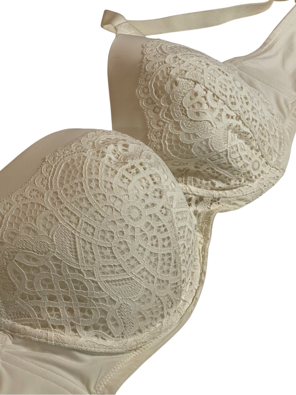 AUDEN CREAM LACE OVERLAY UNDERWIRE BRA SZ 42DDD